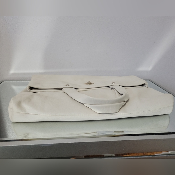 Kate Spade Cream Fold-over Buttery Leather Bag with adjustable should strap - Picture 8 of 8